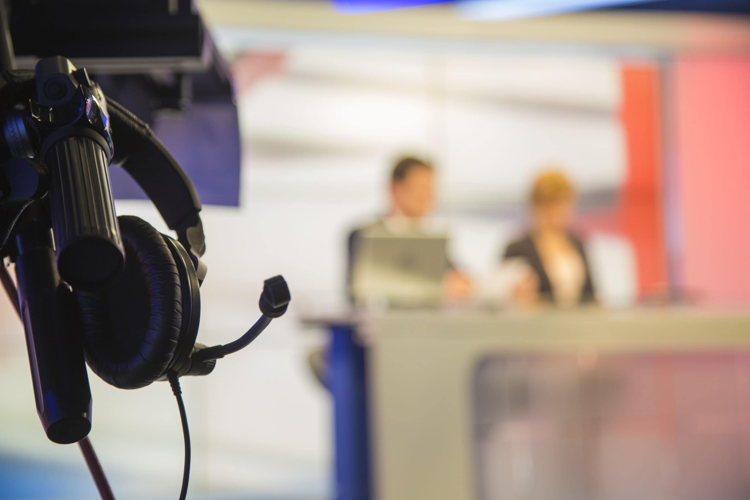 Embracing AI in the Newsroom: Navigating the Future of Journalism with Artificial Intelligence