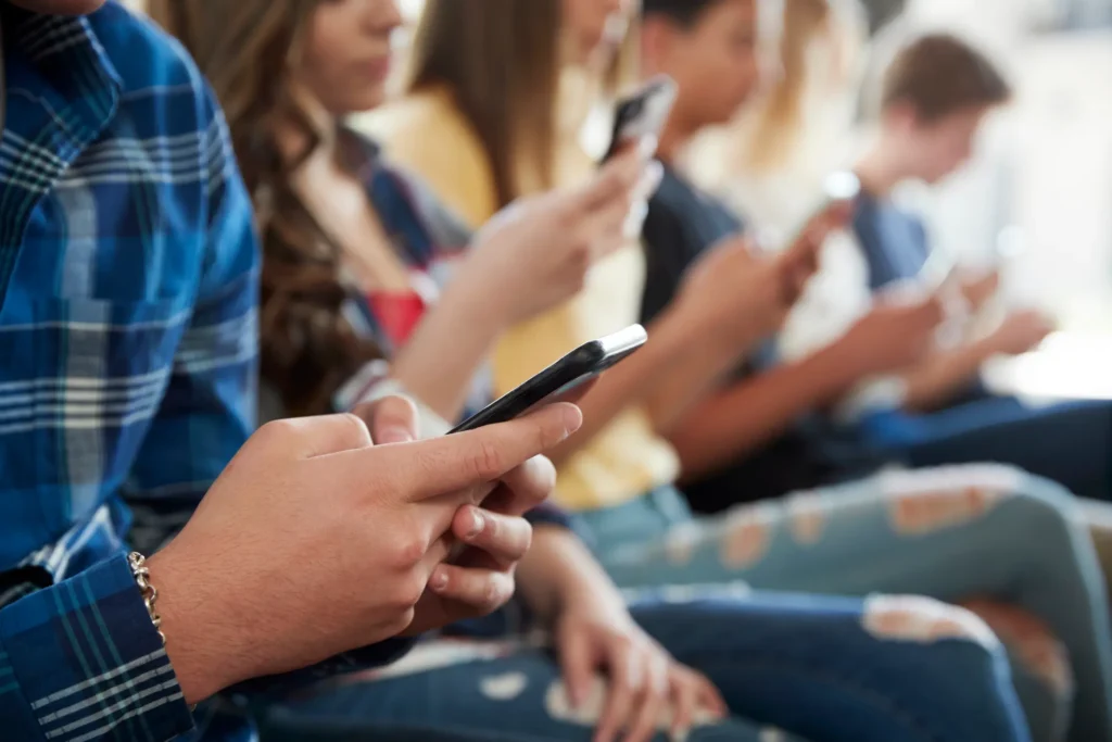 teens on phone